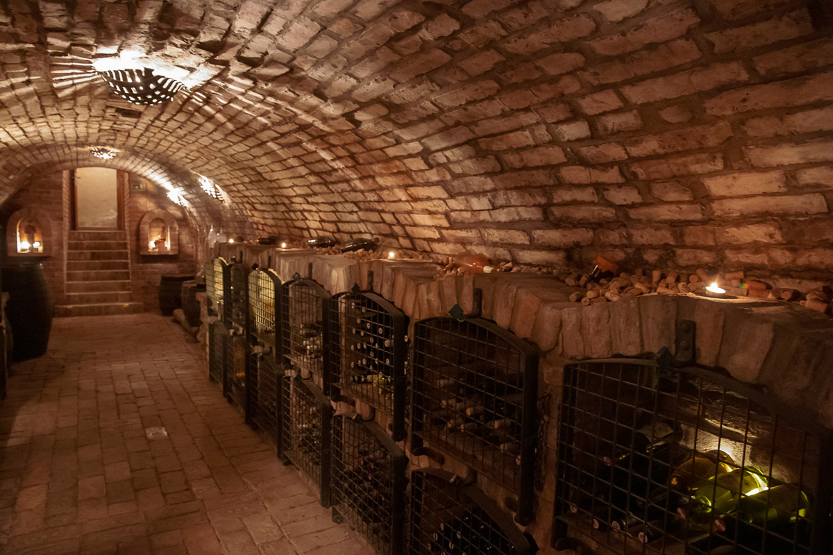 086